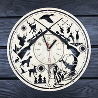 Jäger Wanduhr Holz Geschenk Für 5. Jahrestag Personalisiertes Jagdposter Hängend Benutzerdefinierte Jagd Cutout von MrWoodGifts