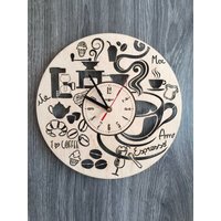 Kaffee Wanduhr, Café Küchenuhr, Einzigartige Kaffeebar Uhr, Kaffeestube Dekor, Wandkunst, Gravierte Uhr von MrWoodGifts