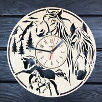 Pferd Wanduhr Aus Holz, Pferderennen Geschenke, Hängende Wanduhr, Dekor Für Pferdeliebhaber, Personalisierte Uhr von MrWoodGifts