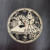 Kasino Wanduhr Geschenk, Spielzimmer Wandkunst, Gravierte Holzuhr, Liebhaber Poker Dekorative Uhr, Personalisierte Rustikale von MrWoodGifts