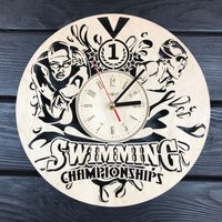 Schwimmen Wanduhr Holz Geschenk Für Männer Frauen 5.jahrestag Personalisieren Poster Surfen Zeit Hängend Cutout von MrWoodGifts