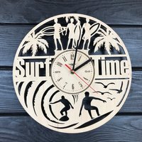Surfen Wanduhr Holz Geschenk Für Männer Frauen 5. Jahrestag Personalisieren Poster Zeit Hängen Ausschnitt von MrWoodGifts