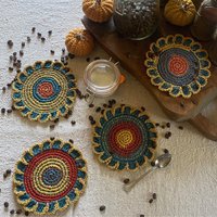 Häkelblume Untersetzer | 4Er Set Bestickte Baumwoll Untersetzer, Boho Tisch Dekor von Mrozci