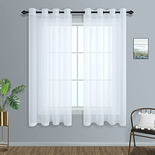 Weiße transparente Vorhänge, 137 cm lang, für Badezimmer, Küche, Schlafzimmer, Fenster-Set, 2 Paneele, Ösen, Voile, kurze Vorhänge für kleine Fenster, Keller, Kinderzimmer, 132x137 cm lang von Mrs.Naturall