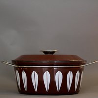 Vintage 1960S Cathrineholm Of Norway Enamel Casserole in Dark Brown - Large Size Lotus Pattern Grete Kittelsen Scandinavian Design Vintage 1960S Cathrineholm Of Norway Enamel Casserole in Dark Brown - Large Size Lotus Pattern Grete Kittelsen Scandinavian Design von MrsMarvellousVintage