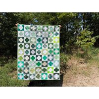 Grünes Plus Zeichen Quilt - Grüne Handgemachte Gender Neutral Wurf Moderner Grünes Plus Zeichen Quilt - Grüne Handgemachte Gender Neutral Wurf Moderner von MsAbbyKate