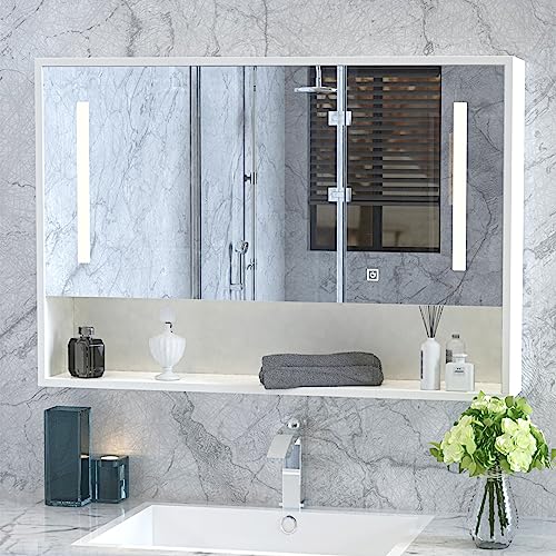 Msutree 3 Türen Badspiegelschrank mit Beleuchtung Wandmontierter Badspiegelschrank Spiegelschrank Einstellbarer Lichtstärke für Badezimmer Duschraum 900 * 600mm von Msutree