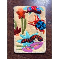 Frühling Im Garten Getufteter Teppich/Wandbehang Entomologie Floral Bug Dekor von MuchJoyAheadArt