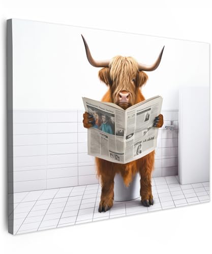 MuchoWow© Bild auf Leinwand 40x30 cm Schlafzimmer Bilder Wand Deko Wohnzimmer Modern Wanddeko Bilderwand Geschenk Schottisches Hochlandrind - Highland Cow - Zeitung - Toilette - WC - Kuh von MuchoWow