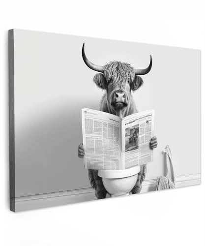 MuchoWow© Bilder Klein 30x20 cm Mini Wohnzimmer Deko Modern Wandbild Foto auf Leinwand Bild Schlafzimmer Room Decor Geschenke Schottisches Hochlandrind - Kuh - Highland Cow - Toilette - WC - Weiß von MuchoWow