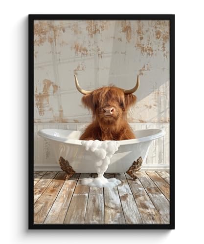 MuchoWow© Bilder mit Rahmen 60x90 cm Poster Wanddekoration Wohnzimmer Deko Modern Geschenke Bilderrahmen Schottischer Highlander - Badewanne - Vintage - Kuh von MuchoWow