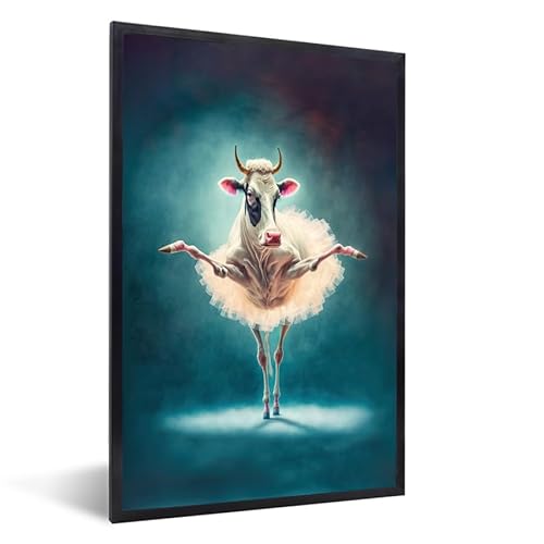 MuchoWow© Bilder mit Rahmen Dekoration Wandbilder Wohnzimmer Wand Deko Zimmer Geschenk Bilderrahmen Kuh - Rock - Ballett - Tiere - Porträt - Kinder - 40x60 cm von MuchoWow