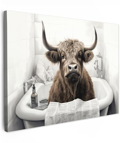 MuchoWow© Wandbilder 40x30 cm Wohnzimmer Wanddeko Schlafzimmer Zimmerdeko Fotowand Zimmer Deko Wand Dekoration Wall Art Schottische Hochlandrind - Highland Cow - Bad - Badezimmer - Zeitung von MuchoWow