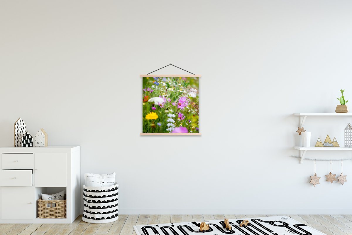 MuchoWow Poster Blumen - Natur - Grün - Gras - Lila - Weiß, (1 St), Posterleiste, Textilposter für Wohnzimmer, Bilderleiste, 40x40 cm von MuchoWow