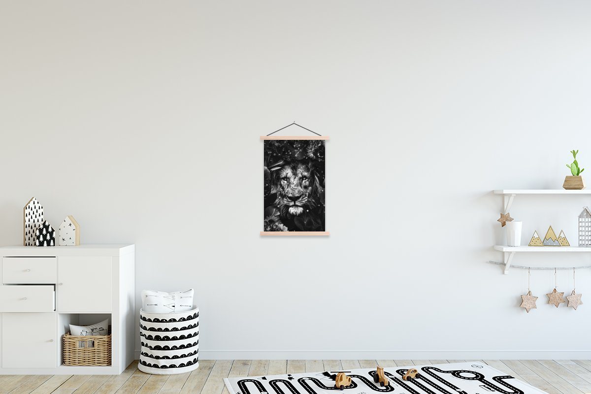 MuchoWow Poster Botanischer Löwe mit Kugeln auf dunklem Hintergrund - schwarz und weiß, (1 St), Posterleiste, Textilposter für Wohnzimmer, Bilderleiste, 40x60 cm von MuchoWow
