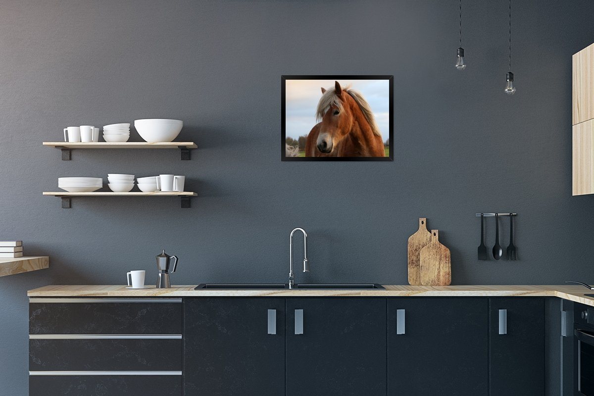 MuchoWow Poster Haflingerpferd auf der Wiese, (1 St), Bilderrahmen, Deko für Wohnzimmer und Schlafzimmer, 40x30 cm von MuchoWow