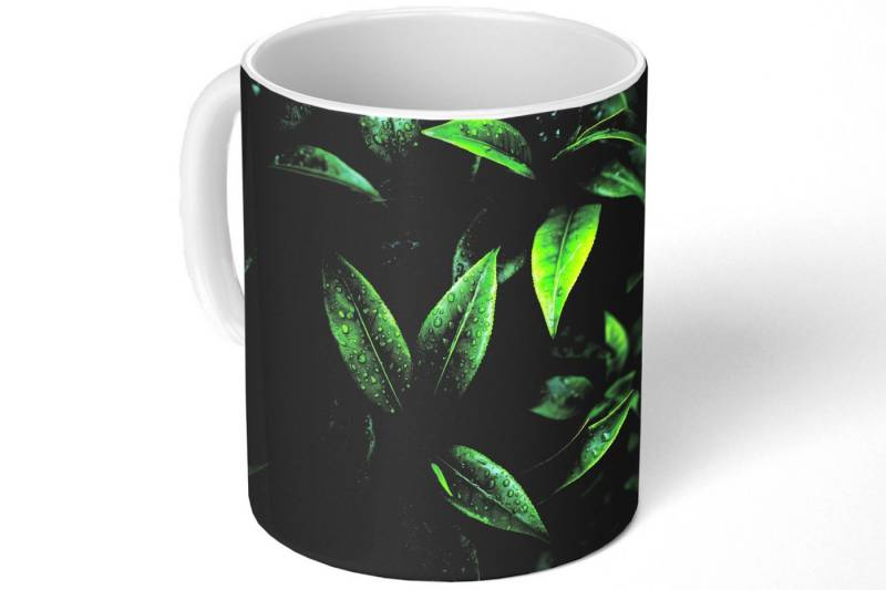 MuchoWow Tasse Blätter - Regentropfen - Licht - Grün, Keramik, Kaffeetassen, Teetasse, Becher, Kaffeebecher, Geschenk von MuchoWow