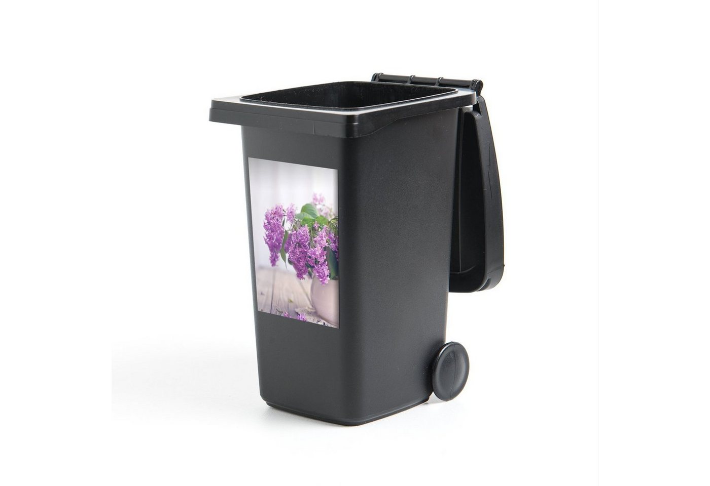 MuchoWow Wandsticker Vase mit einem lila Flieder auf dem Tisch (1 St), Mülleimer-aufkleber, Mülltonne, Sticker, Container, Abfalbehälter von MuchoWow