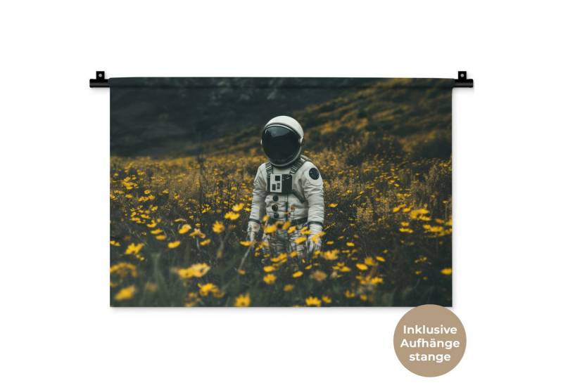 MuchoWow Wandteppich Astronaut - Blumen - Feld - Gelb, Rechteckig, Höhe: 3 mm, Wandteppich für Wohnzimmer, Schlafzimmer, 60x40 cm von MuchoWow