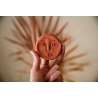 Keramik Gesicht Räucherstäbchenhalter von MuddyHandsShop