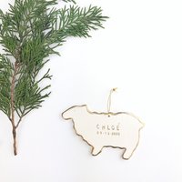 Handgefertigt Schaf Personalisierte Ornament Weißgold Erbstück Babys 1st Benutzerdefinierte Urlaub Weihnachtsgeschenk Andenken Dekor Porzellan von MuddyHeart