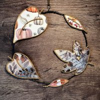 Fenster-Drahthänger Mit Papierdrahtfiguren „Herbstblätter/Herbstlaub" Aus Papier von MuerrischeMoewe