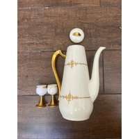 Vintage Teeset, Kleine Süße Gläser Lange Teekanne, 4 Stück Handgemaltes Schönes 24K Goldblumenmuster, Wahrscheinlich Hergestellt in Frankreich von MugsCupsandElse