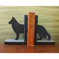 Hund Und Haustier Silhouette Buchstützen Aus Umgewidmetem Holz von MulberryAcresStudio
