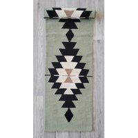 Grüner Tischläufer, Handgewebter Handgemachter Rustikaler Boho Tischdecke, Tischläufer Grüner Tischläufer, Handgewebter Handgemachter Rustikaler Boho Tischdecke, Tischläufer von Mumotoronto