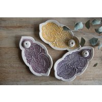 Räucherstäbchenhalter Keramik - Lila Gelb Räucherstäbchenhalter Keramik - Lila Gelb von MundArtMinga