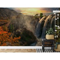 Wasserfall-Tapete Mit Bergen Und Einem Sonnenuntergang, Schälen Kleben Natur Landschaft Tapete, Selbstklebend Abnehmbares Wandbild von MuraliumWallpapers