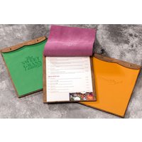 Holz Menüblock | Mit Schrauben & Personalisierter Ledereinband Us Letter Größe 8, 5 X 11 Oder Ihre Benutzerdefinierte Blätter von MureliWorkshop
