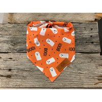 Hundehalstuch, Freundlicher Geist Halloween Orange, Ledermarke Mit Namen, Hundehalstuch Unisex Haustierspielzeug von MurphyandMax