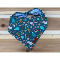 Hundehalstuch, Lebkuchen Weihnachten Traditionelle Krawatte, Personalisiertes Leder Namensschild Bandana, Schal, Tierzubehör, Hundehalstuch von MurphyandMax