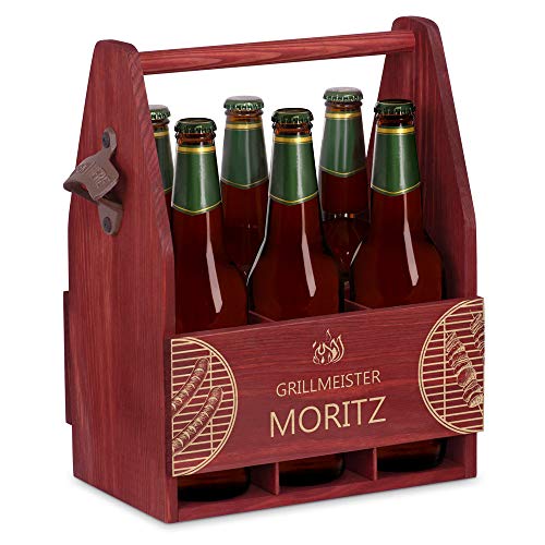 Maverton Bierträger für 6 Flaschen 0,5L + Gravur - Männerhandtasche mit Flaschenöffner - Größe: 25x17x32cm - aus Holz - Geburtstagsgeschenk für Männer (Grillmeister) von Maverton