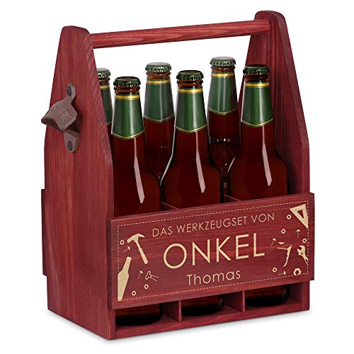 Maverton Bierträger für 6 Flaschen 0,5L + Gravur - Männerhandtasche mit Flaschenöffner - Größe: 25x17x32cm - aus Holz - Geburtstagsgeschenk für Männer (Werkzeugset) von Maverton