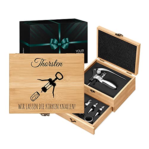 Maverton Weinöffner-Set personalisiert Weinset Sommelier Set - Geschenkbox Holzbox + 8er Weinzubehörset - aus Bambus - Braun - Geschenk zum Geburtstag für Männer - Flaschenöffner von Maverton