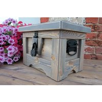 Holz-Box Handgemachte Schatz Brust Feld Kleine Verschließbare Box Rustikale Holz Spielzeug Aufbewahrung Baby Dusche Geschenk Schatztruhe Holz-Box Handgemachte Schatz Brust Feld Kleine Verschließbare Box Rustikale Holz Spielzeug Aufbewahrung Baby Dusche Geschenk Schatztruhe von MusaWood