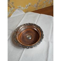 Antiker Untersetzer Für Karaffen Oder Weinflaschen, England Versilbert Um 1880 Antiker Untersetzer Für Karaffen Oder Weinflaschen, England Versilbert Um 1880 von Museumsladen