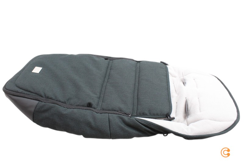 Mutsy Icon Fußsack Kinderwagenauflage Fußwärmer Vision Classic Green B-Ware von Mutsy