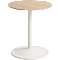 Beistelltisch Soft large solid oak/off-white Ø 48 cm von Muuto