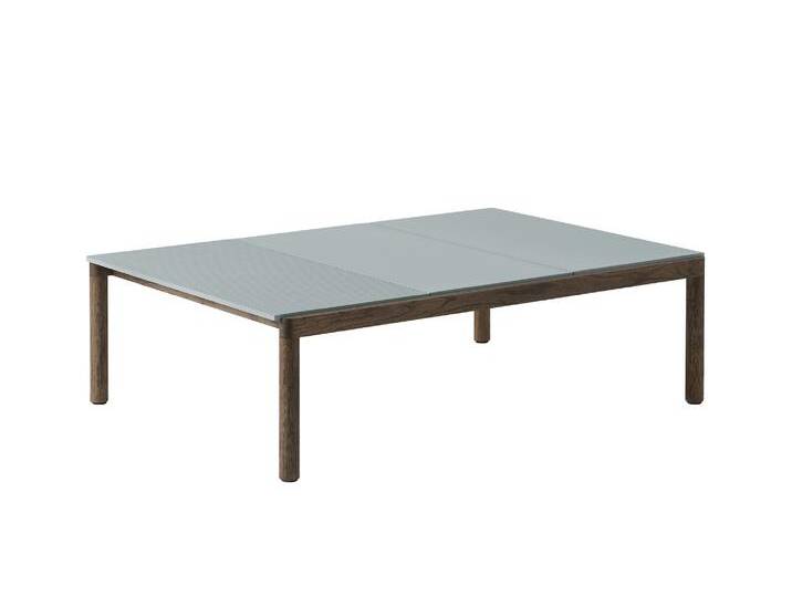 Muuto Couple Couchtisch, 84 x 120 cm, 2 plain 1 wavy - light blue / eiche dunkel geölt von Muuto
