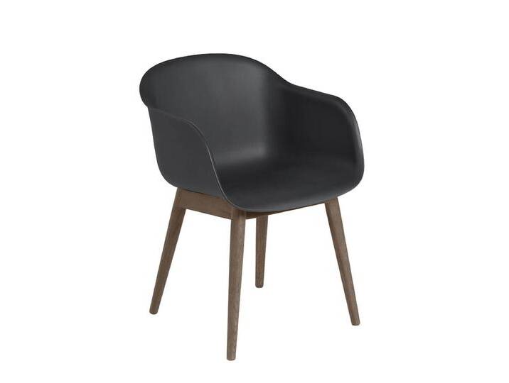 Muuto Fiber Armchair, wood base, schwarz / dunkelbraun gebeizt von Muuto