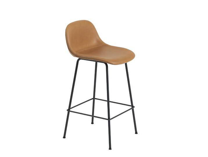 Muuto Fiber Barhocker mit Rückenlehne, tube base, höhe 65 cm, refine leder cognac / schwarz von Muuto