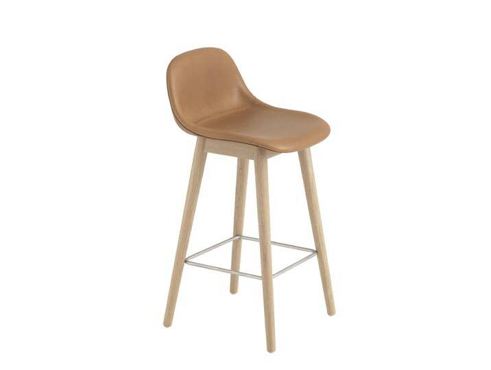 Muuto Fiber Barhocker mit Rückenlehne, wood base, höhe 65 cm, refine leder cognac / eiche von Muuto