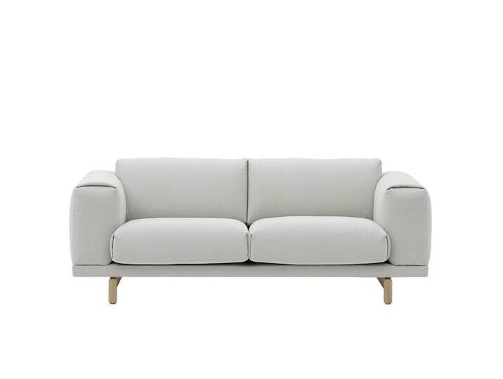 Muuto Rest Sofa 2-Sitzer, acca 121 / eiche natur Muuto Rest Sofa 2-Sitzer, acca 121 / eiche natur von Muuto