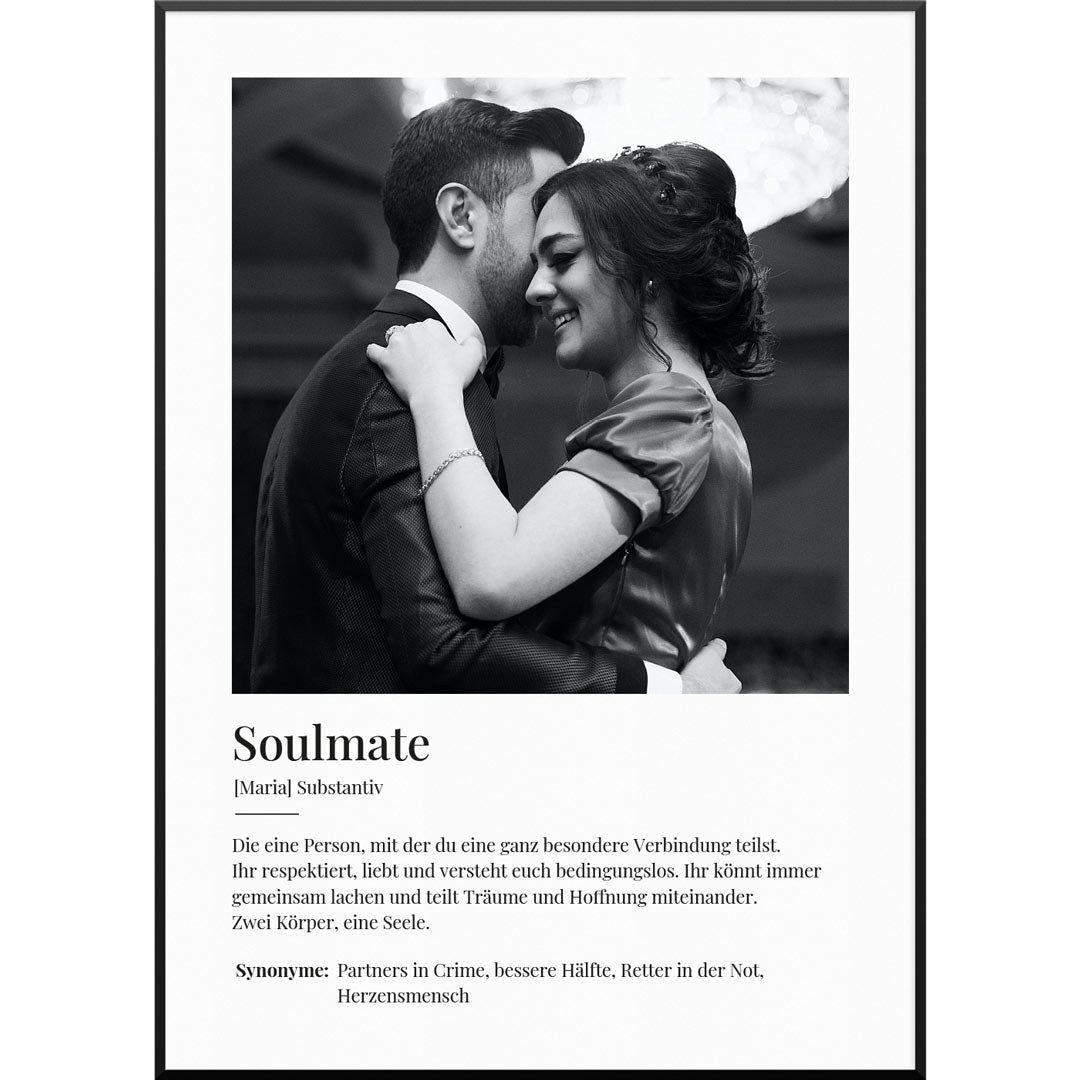 Valentinstag - "Definition Soulmate No3" Personalisiertes Fotoposter | Besonderes Fotogeschenk für Partner | Geschenk für Paare, 40 x 60 cm von My Fam Poster I Individuelle Familienposter