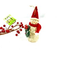 Entzückend Schimmernde Schneemann Ornament Weihnachtsmütze Roter Schal Hält Weihnachtskranz Weihnachtsbaum Dekor My40Yearcollection Entzückend Schimmernde Schneemann Ornament Weihnachtsmütze Roter Schal Hält Weihnachtskranz Weihnachtsbaum Dekor My40Yearcollection von My40YearCollection