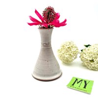 Schöne Vintage Rustikale Keramik Steinzeug Vase Flasche Form Beige Kreuz Fisch Schmetterling Boho Dekor Geschenk My40Yearcollection von My40YearCollection
