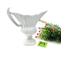 Vintage Distressed Krug Vase Aus Weißer Keramik Mid Century Rustikal von My40YearCollection